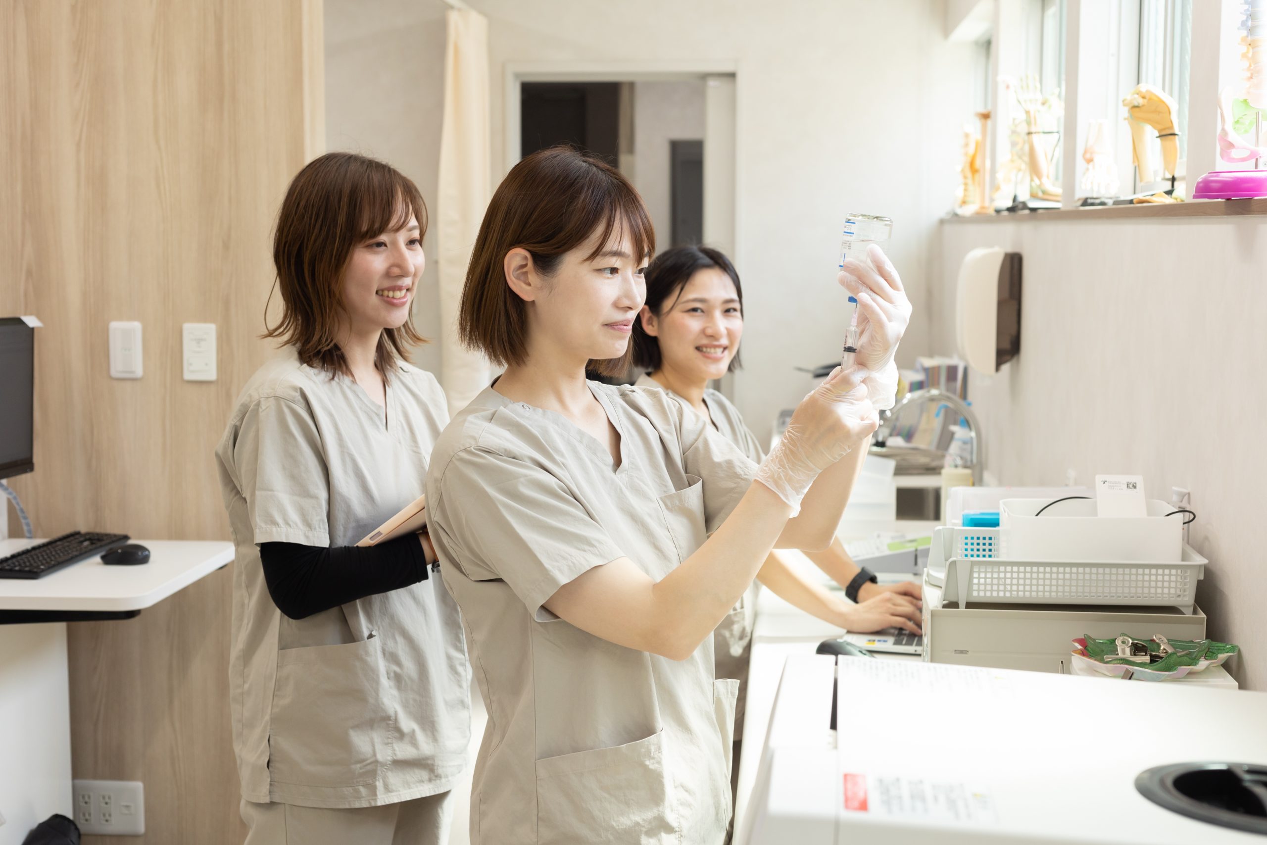 さくら通り整形外科クリニック 看護師による処置の準備